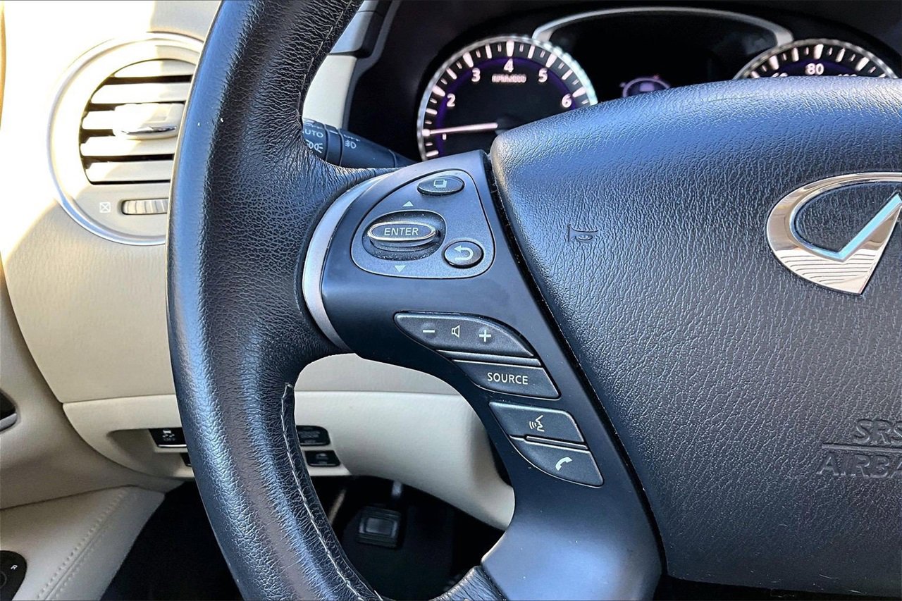 Used 2017 INFINITI QX60 Luxe w/ Deluxe Technology Package image 31