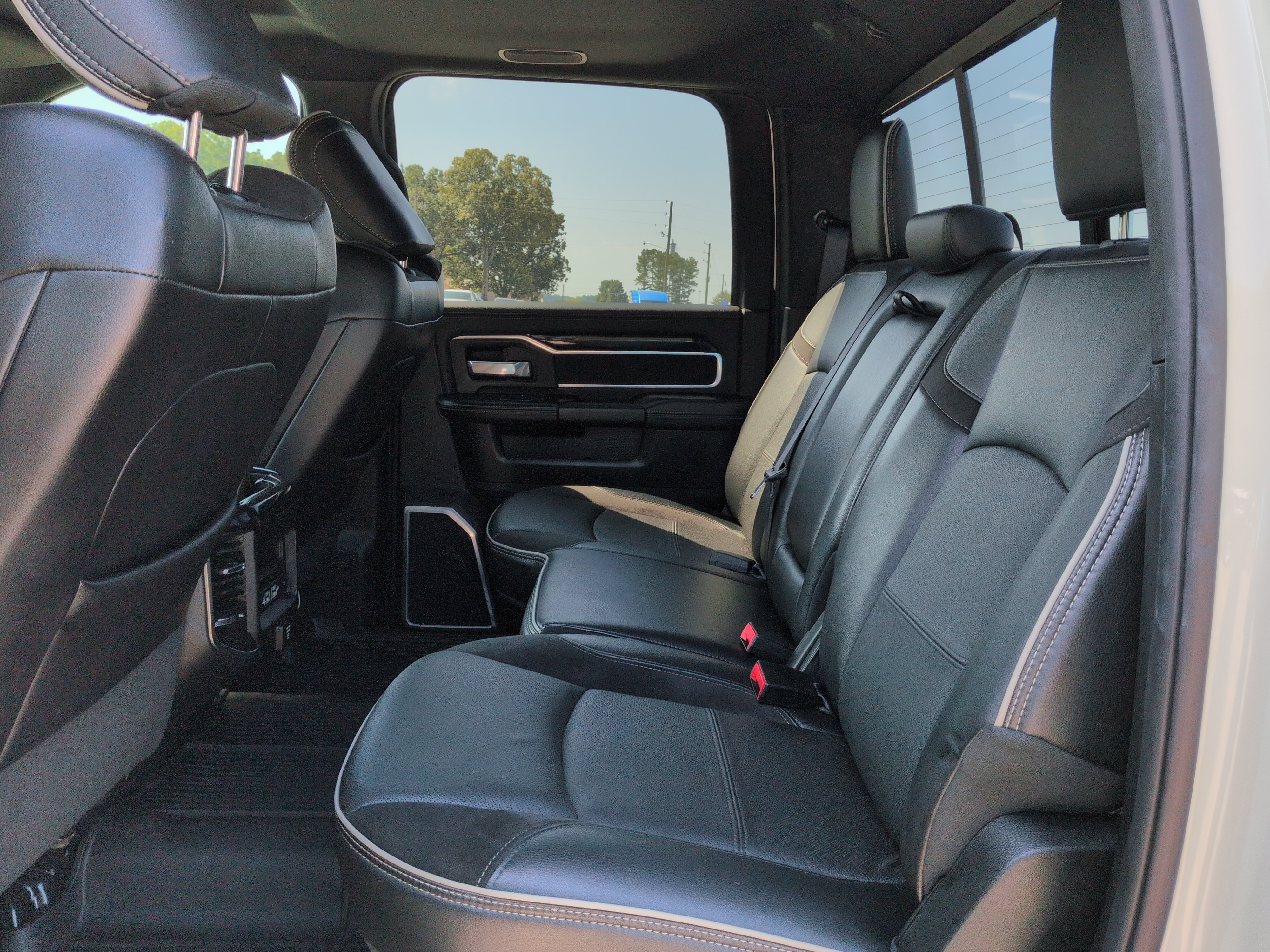 Used 2020 RAM 3500 Laramie AWD/4WD image 12
