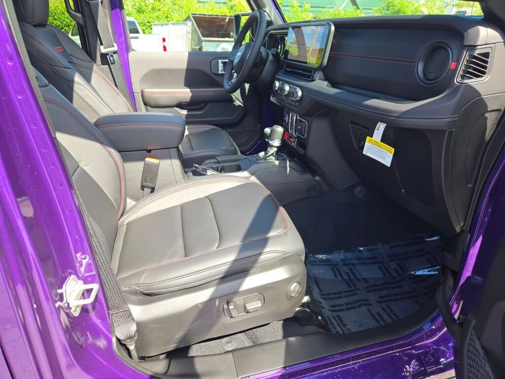 New 2026 Jeep Wrangler Unlimited Rubicon AWD/4WD image 8
