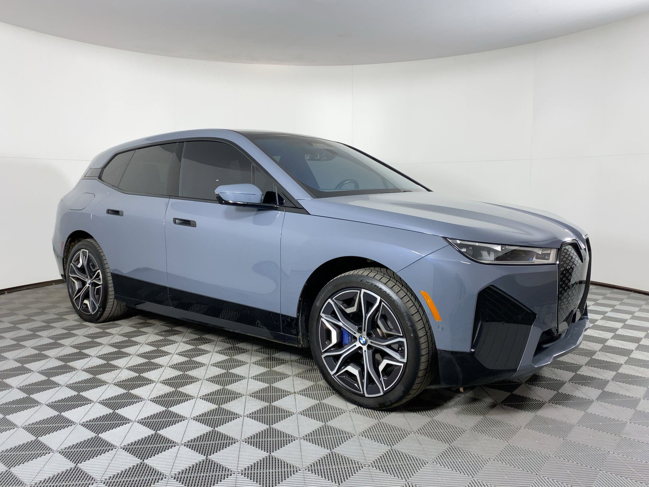 Certified 2024 BMW iX xDrive50 w/ Premium Package image 6