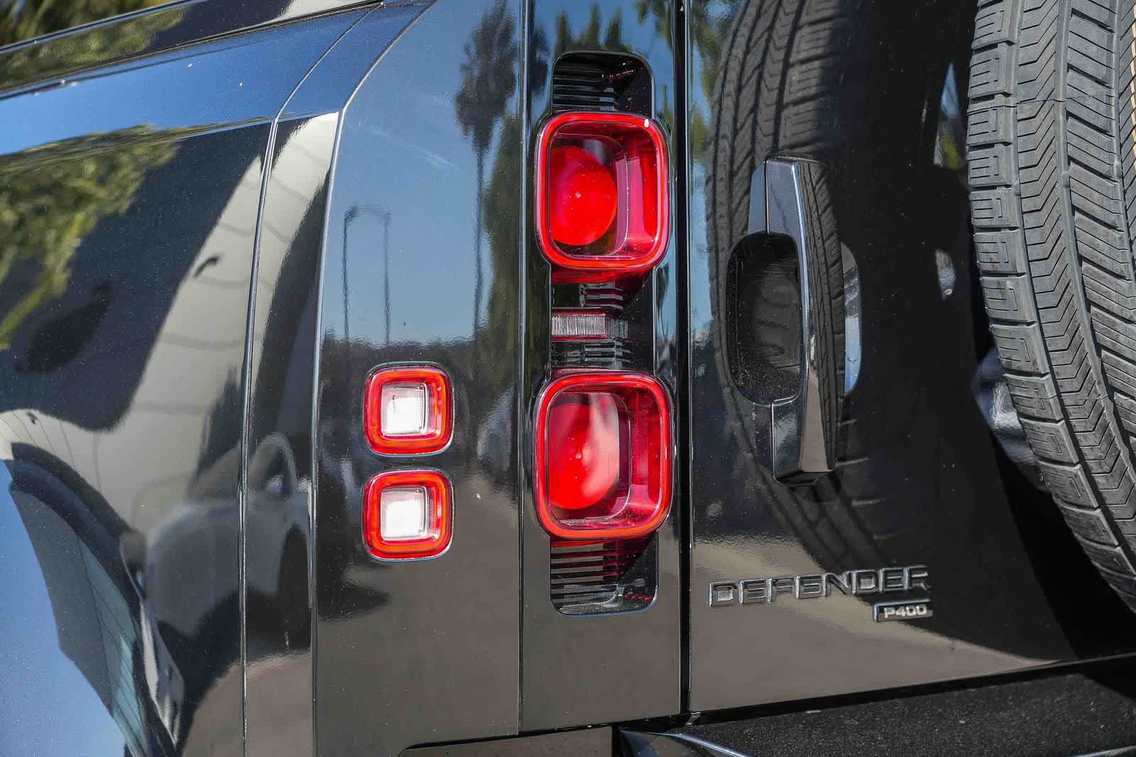 Used 2023 Land Rover Defender 110 SE AWD/4WD image 7