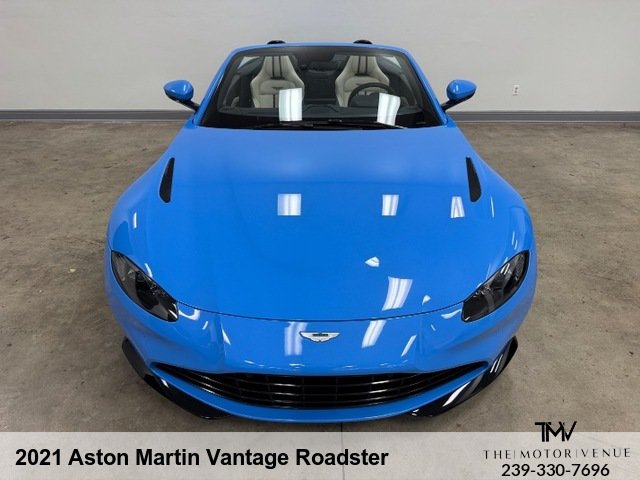 Used 2021 Aston Martin V8 Vantage Roadster RWD image 19
