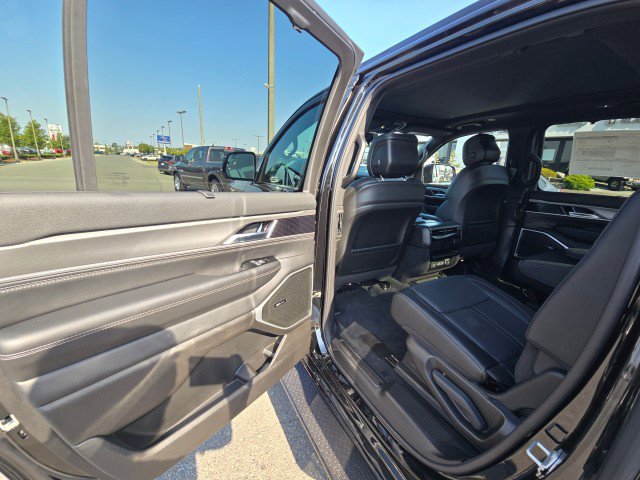 New 2025 Jeep Wagoneer Series II w/ Convenience Group I image 18