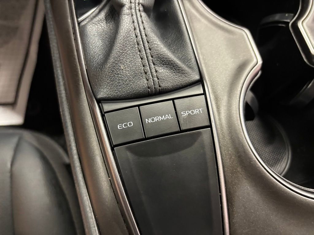 Used 2024 Toyota Camry SE FWD image 18