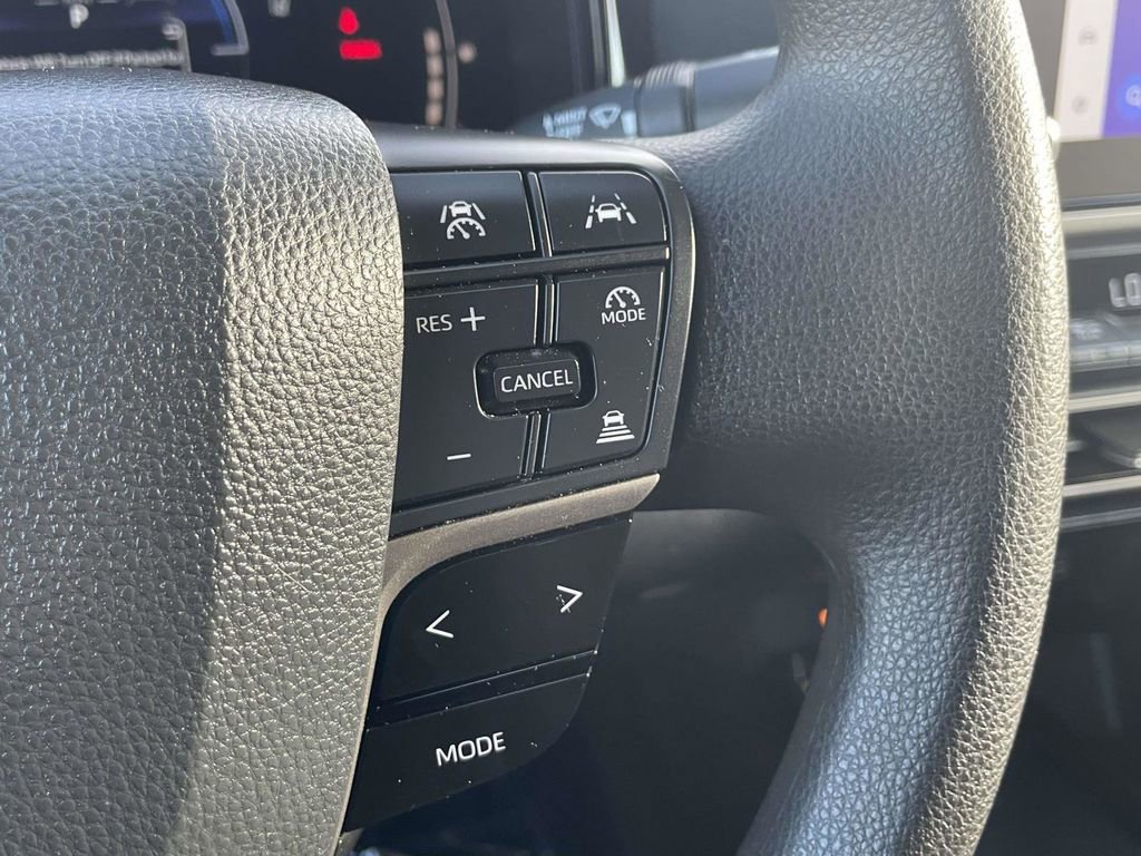 Used 2025 Toyota Camry LE FWD image 27
