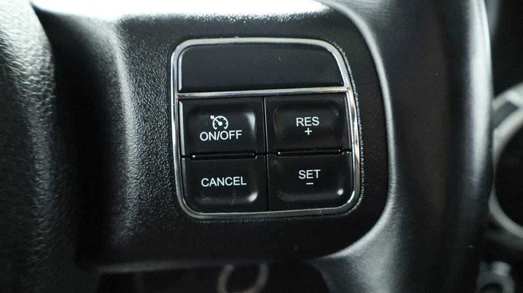 Used 2014 Jeep Wrangler Unlimited Sahara w/ Connectivity Group AWD/4WD image 28