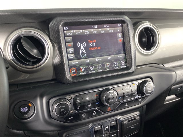 Used 2022 Jeep Wrangler Unlimited Sahara w/ Cold Weather Group AWD/4WD image 31
