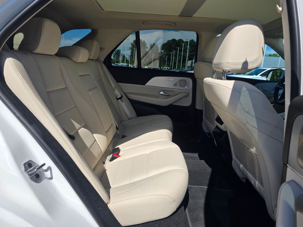 Used 2024 Mercedes-Benz GLE 350 4MATIC w/ Driver Assistance Package image 24
