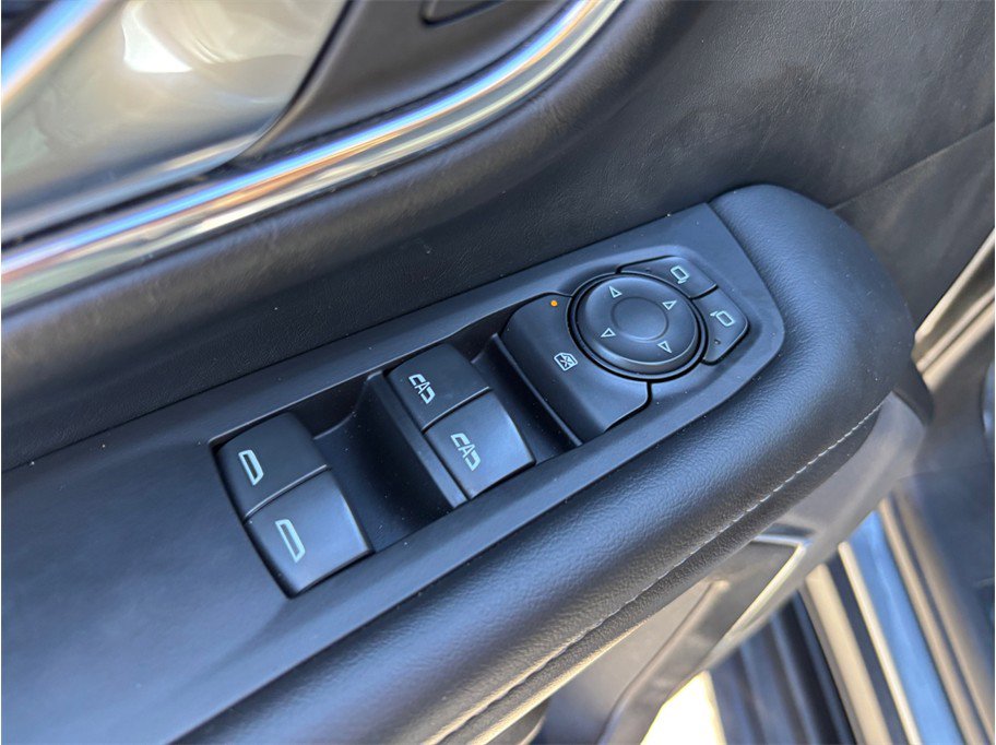 Used 2022 GMC Yukon XL SLE w/ Gmc Pro Safety Plus Package image 24