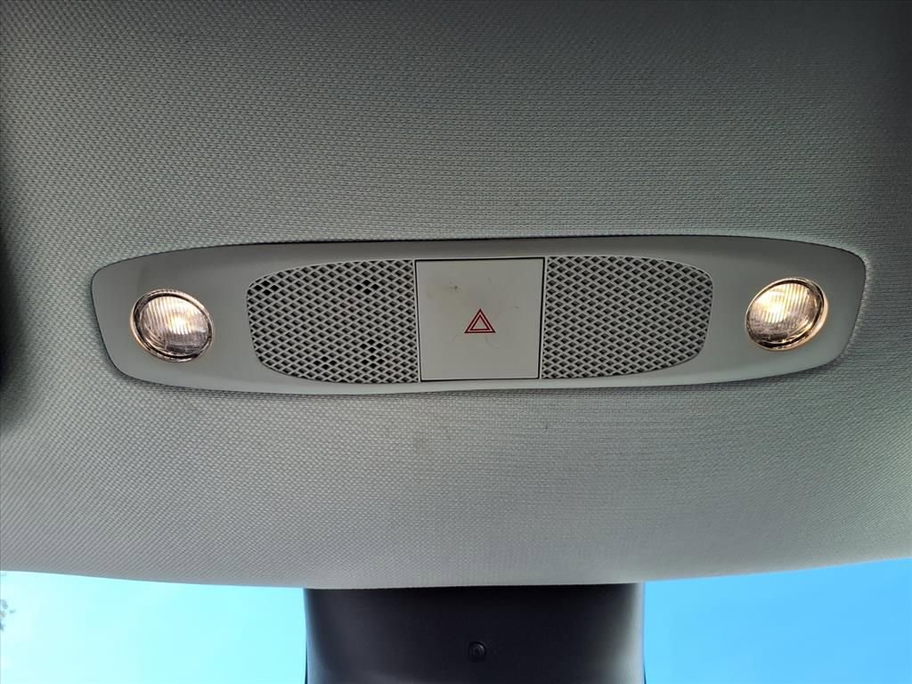 Used 2021 Tesla Model Y Long Range AWD/4WD image 25