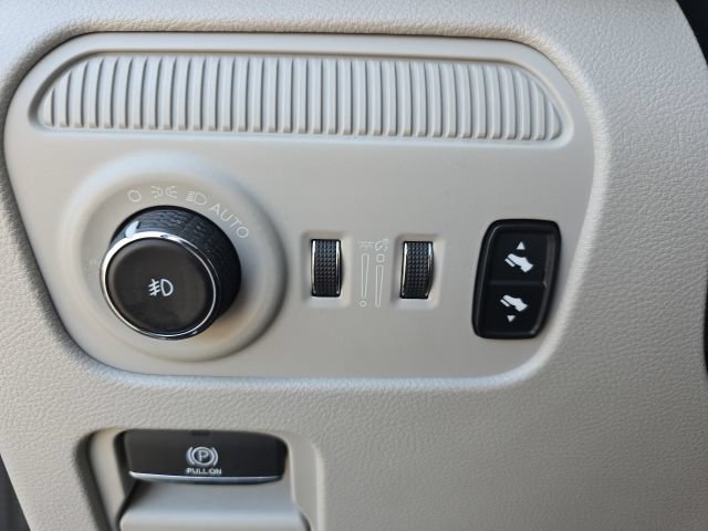 Used 2024 Jeep Wagoneer L Series II w/ Convenience Group I AWD/4WD image 35