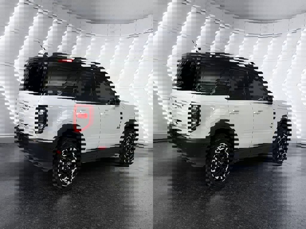 Used 2024 Ford Bronco Sport Outer Banks w/ Tech Package image 4