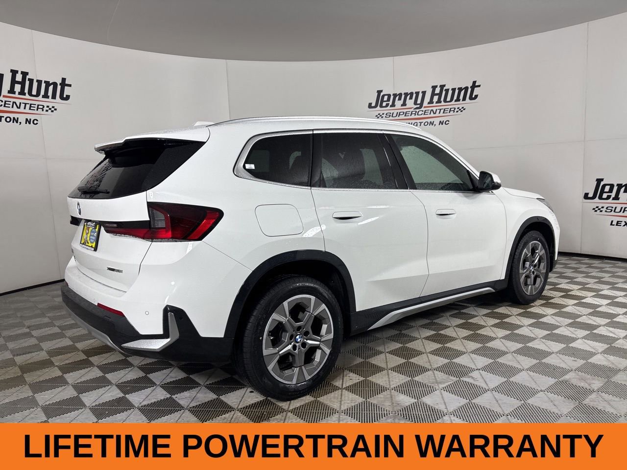 Used 2025 BMW X1 xDrive28i image 5