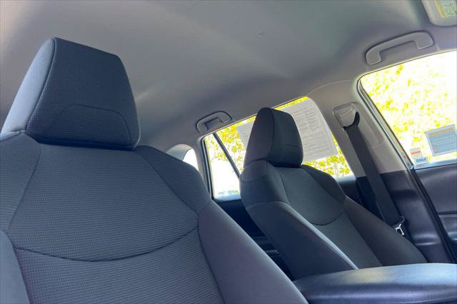 Certified 2021 Toyota RAV4 LE AWD/4WD image 18
