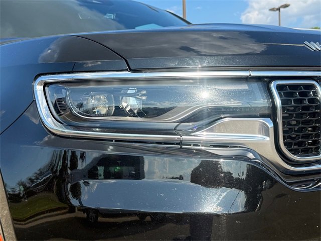 Used 2024 Jeep Wagoneer Series III w/ Flexible Seating Group image 3