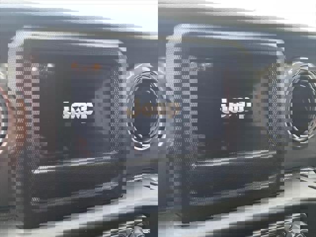 Used 2023 Jeep Gladiator Sport image 17