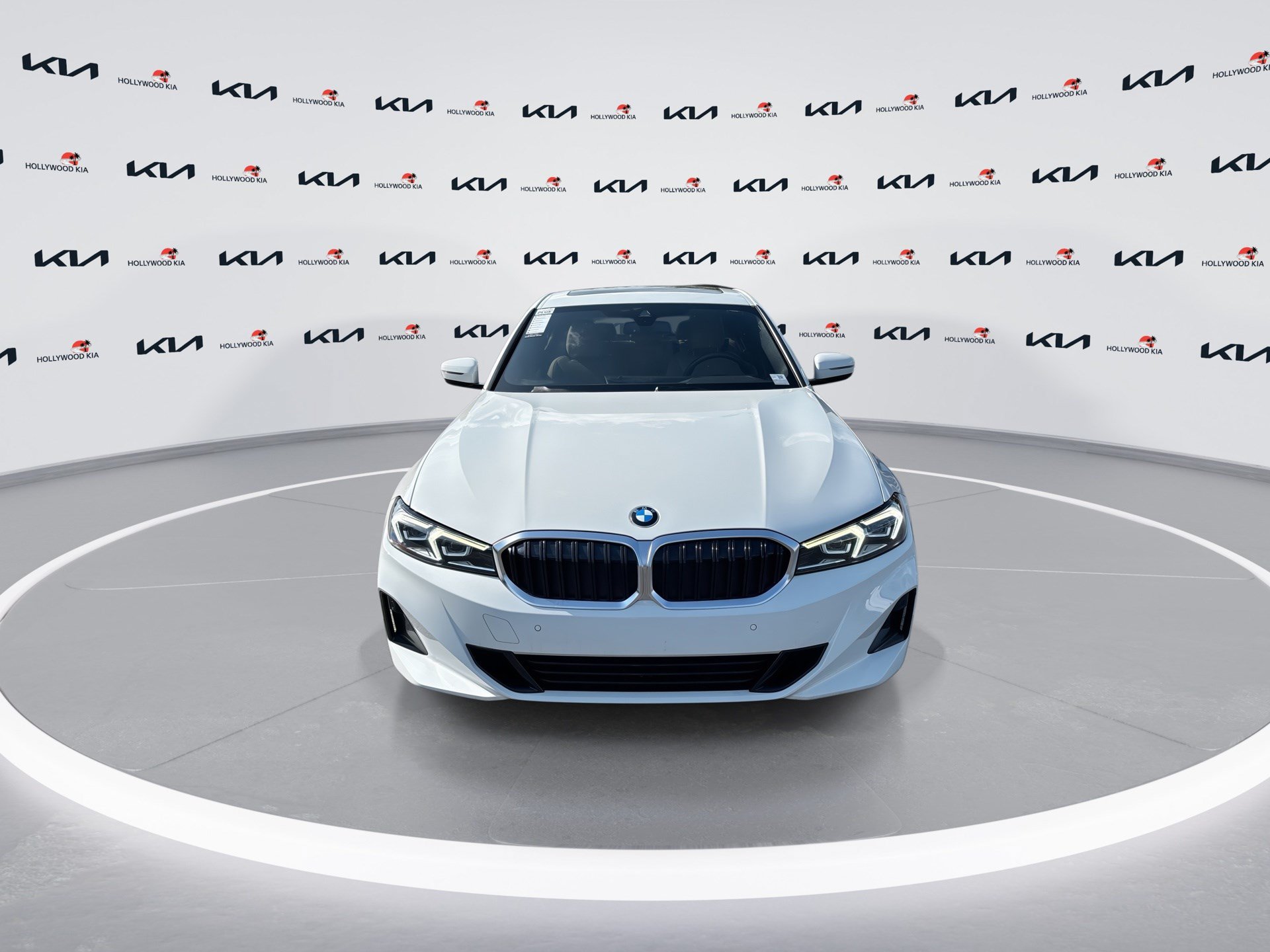 Used 2023 BMW 330i Sedan w/ Convenience Package RWD image 3