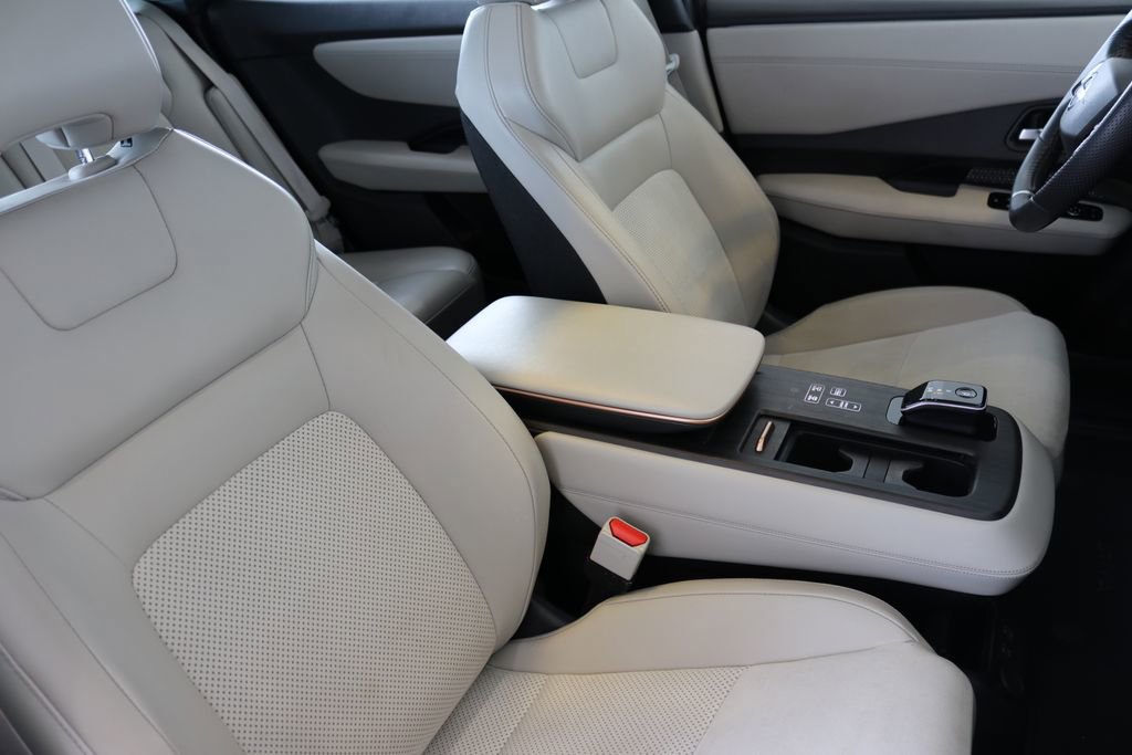 Used 2023 Nissan Ariya AWD image 44
