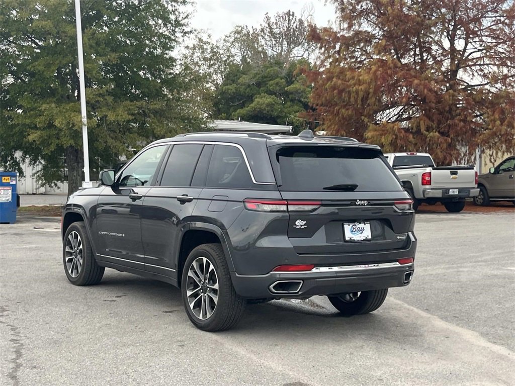 Used 2022 Jeep Grand Cherokee Overland w/ Luxury Tech Group IV image 3