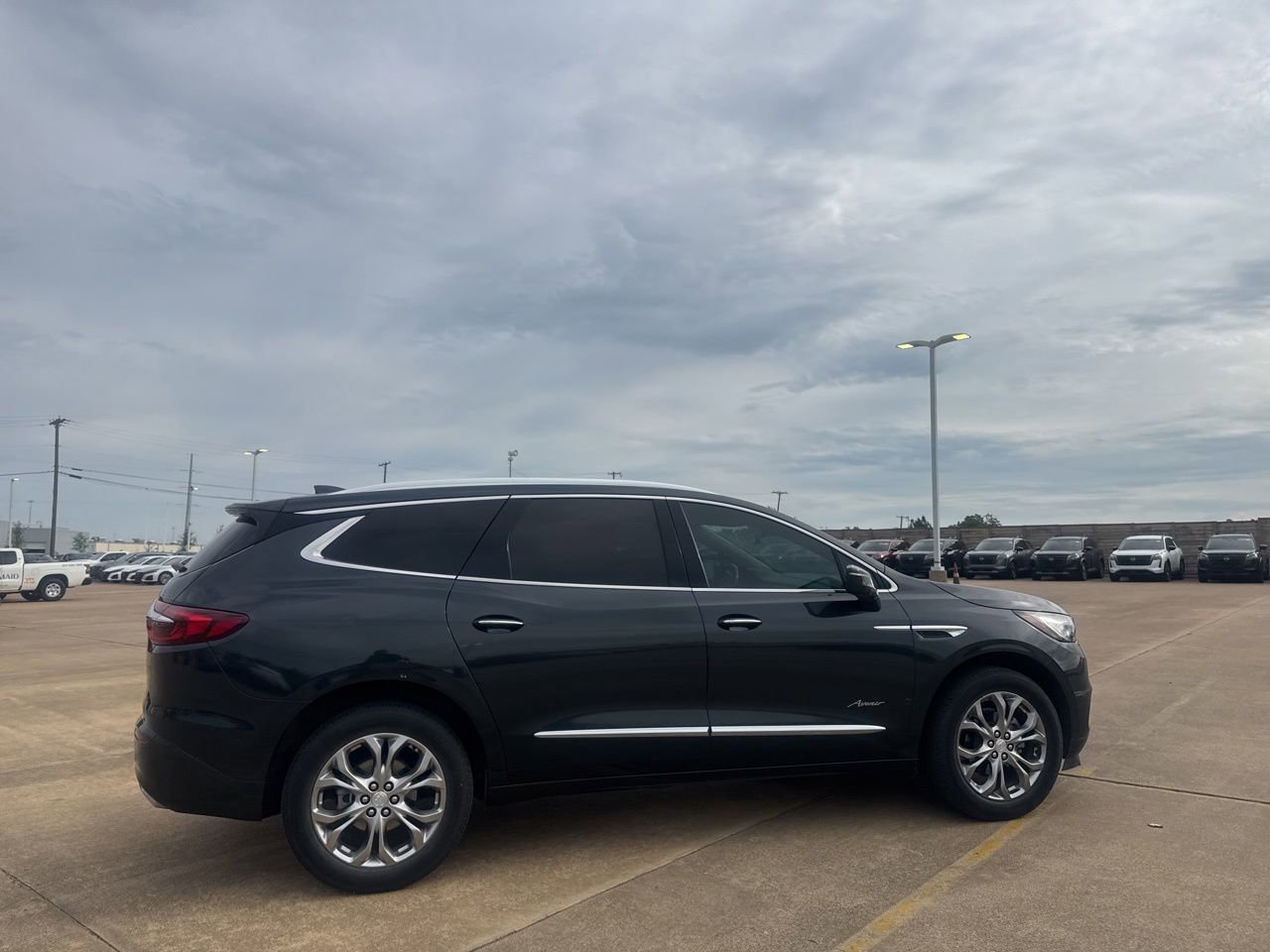 Used 2020 Buick Enclave Avenir w/ Avenir Technology Package FWD image 25