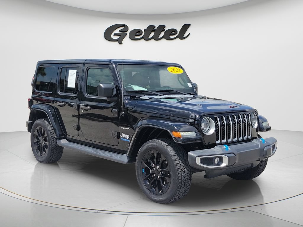 Used 2022 Jeep Wrangler Unlimited Sahara w/ Cold Weather Group AWD/4WD image 3