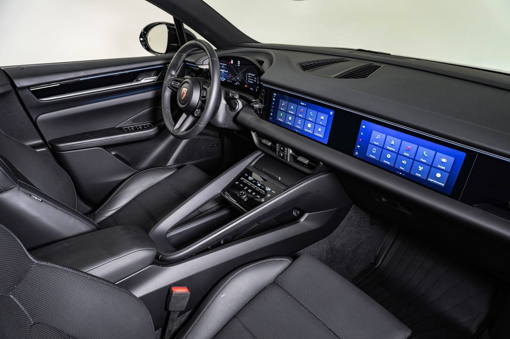 Used 2025 Porsche Macan 4 Electric AWD/4WD image 14