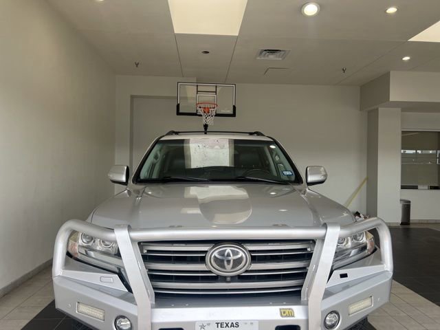 Used 2016 Toyota Land Cruiser AWD/4WD image 2
