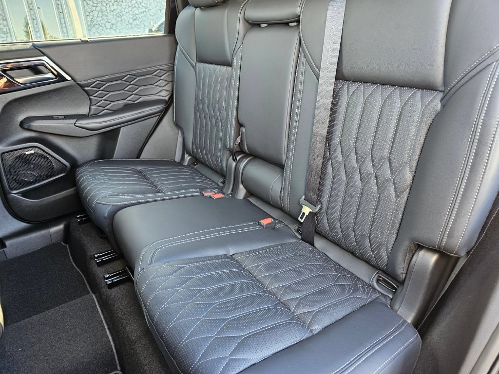 New 2026 Mitsubishi Outlander SEL AWD/4WD image 13