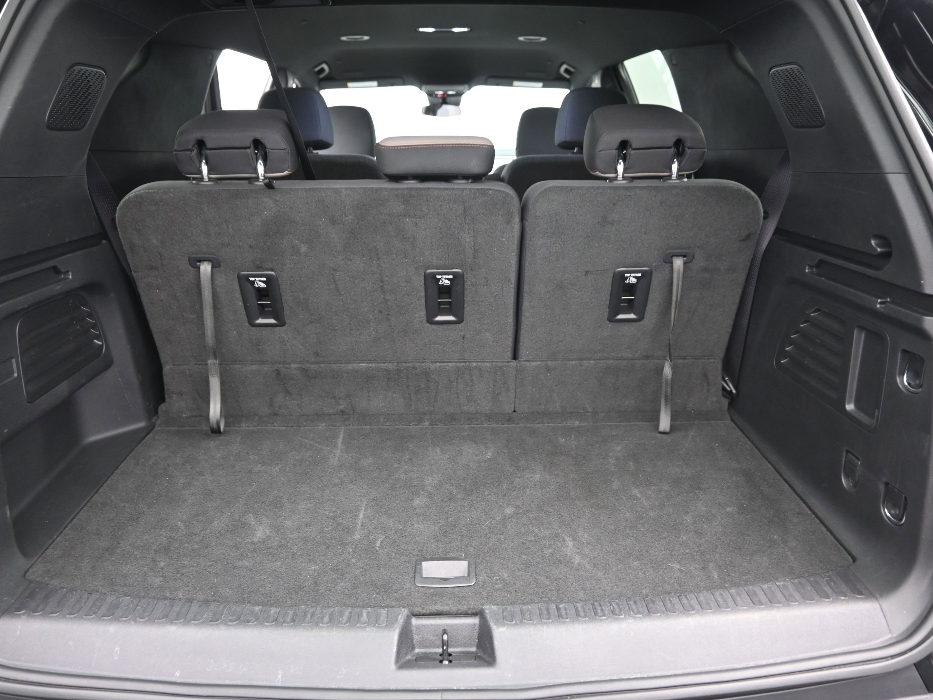 Used 2025 Chevrolet Traverse LT image 18