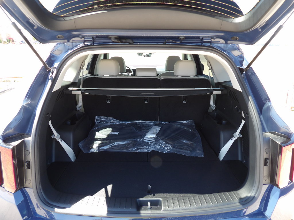 New 2026 Kia Sorento S w/ S Panoramic Sunroof Package FWD image 9