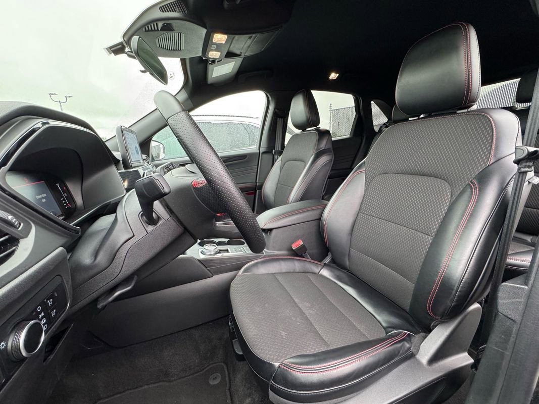Used 2024 Ford Escape ST-Line image 25