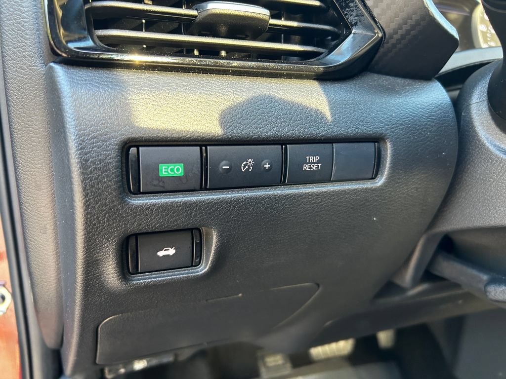 Used 2025 Nissan Sentra SV FWD image 12