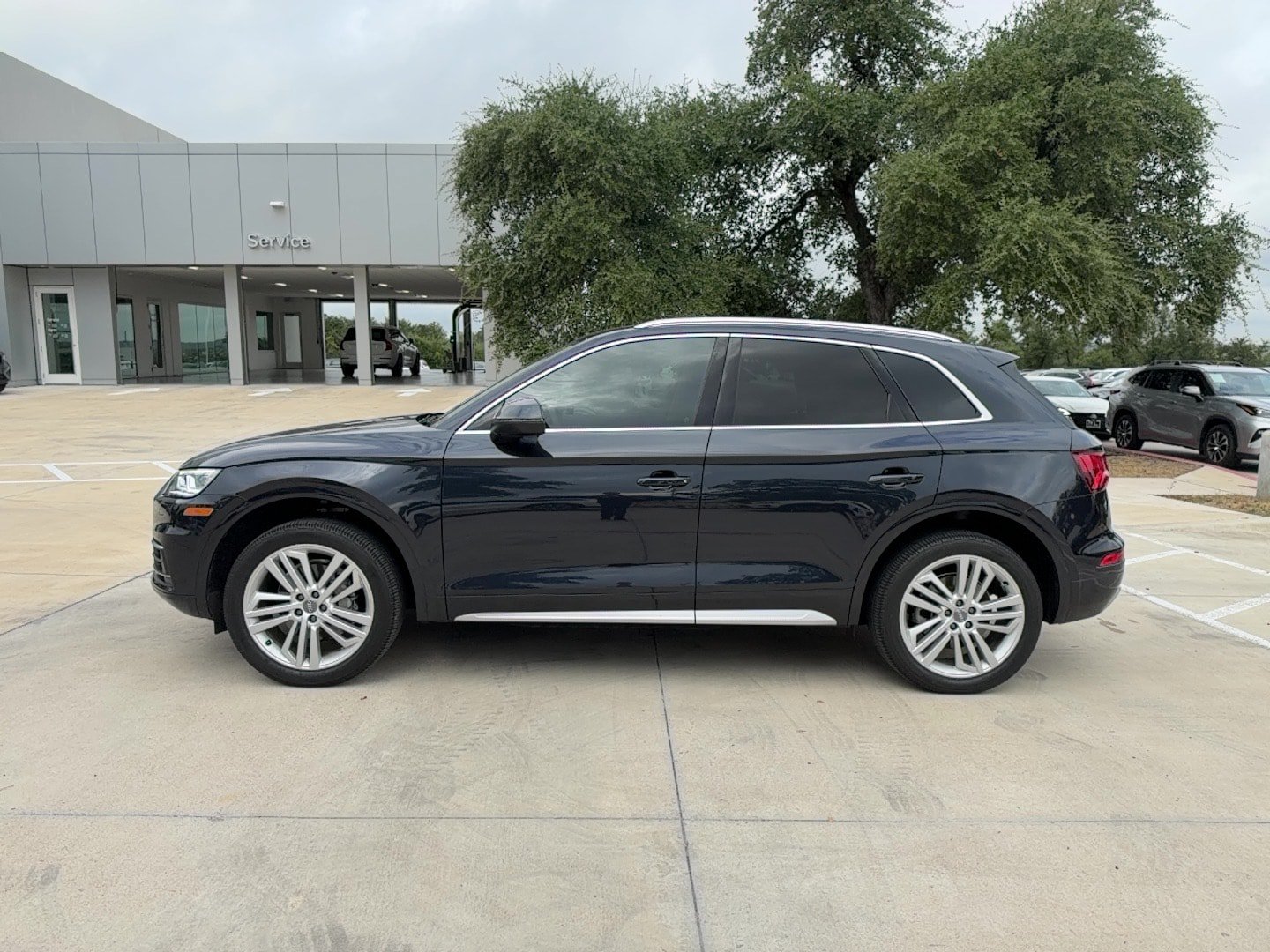 Used 2020 Audi Q5 2.0T Premium Plus w/ Premium Plus Package AWD/4WD image 3