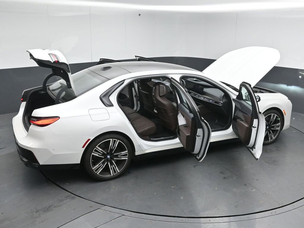 Used 2023 BMW 760i xDrive w/ Luxury Rear Seating Package image 58