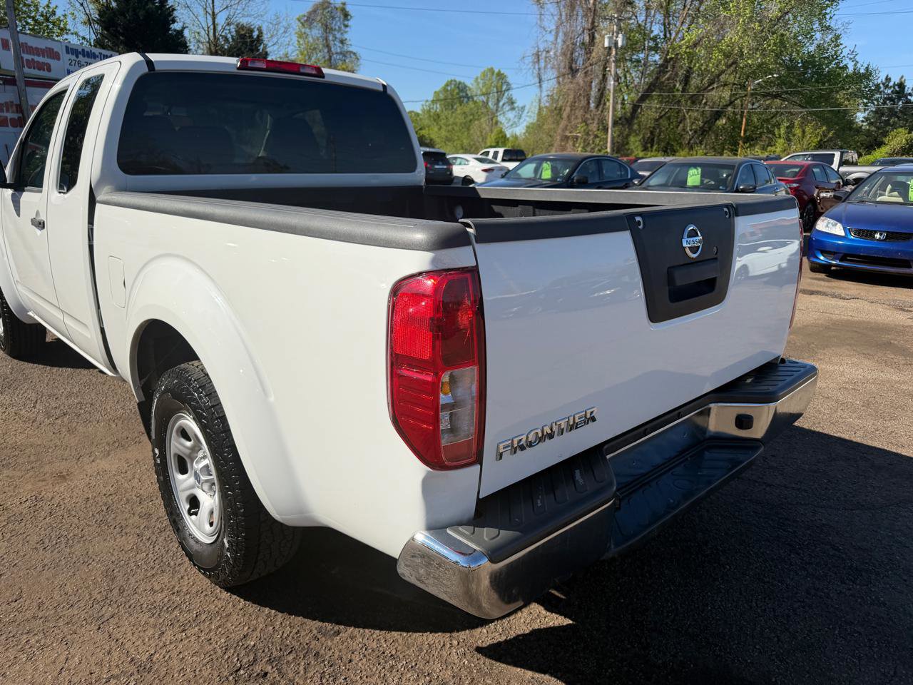 Used 2015 Nissan Frontier S RWD image 13
