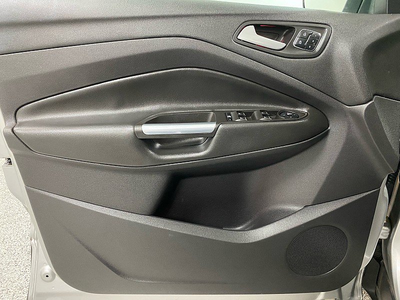 Used 2014 Ford Escape Titanium image 9