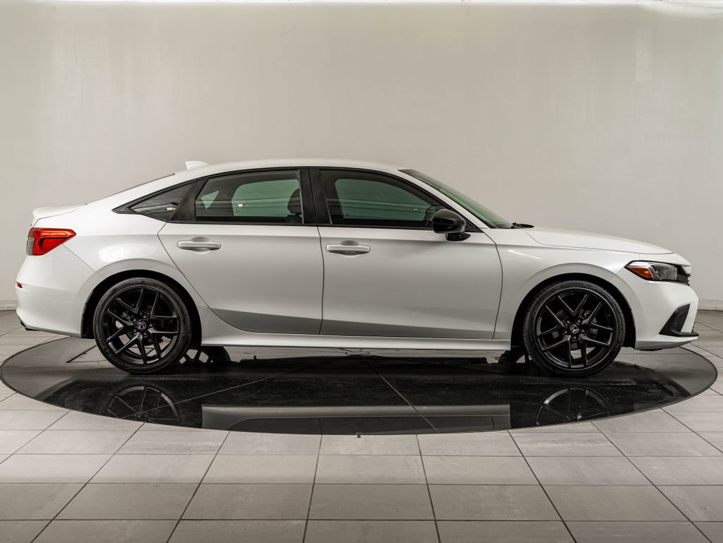 Used 2022 Honda Civic Sport image 4