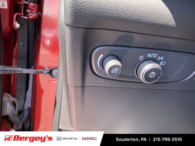 Used 2023 Buick Envision Preferred FWD image 21
