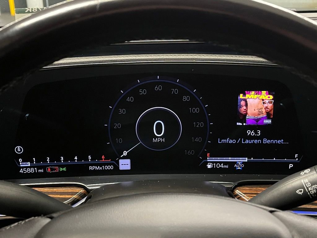 Used 2022 Cadillac Escalade Premium Luxury w/ LPO, Illumination Package image 25