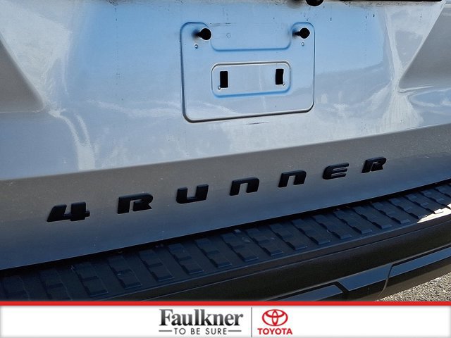 Used 2025 Toyota 4Runner SR5 AWD/4WD image 29