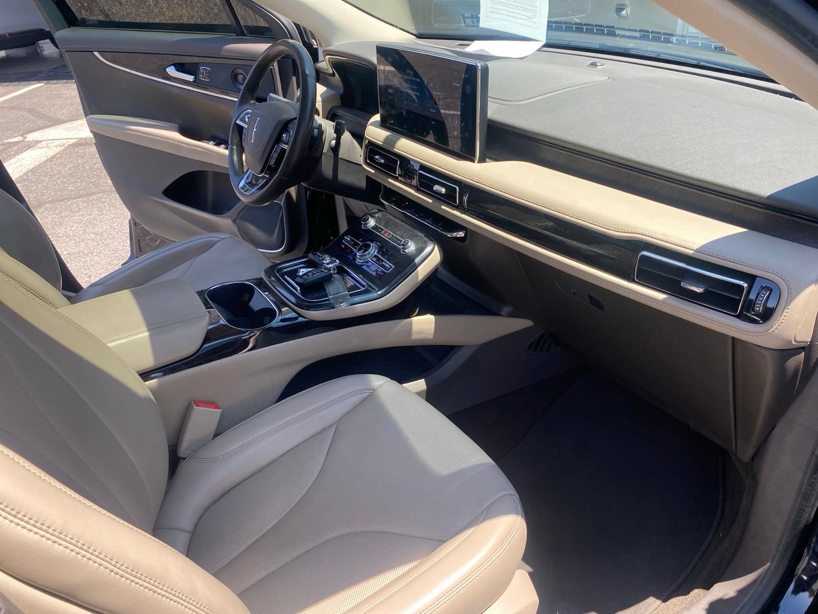 Used 2022 Lincoln Nautilus Reserve AWD/4WD image 25
