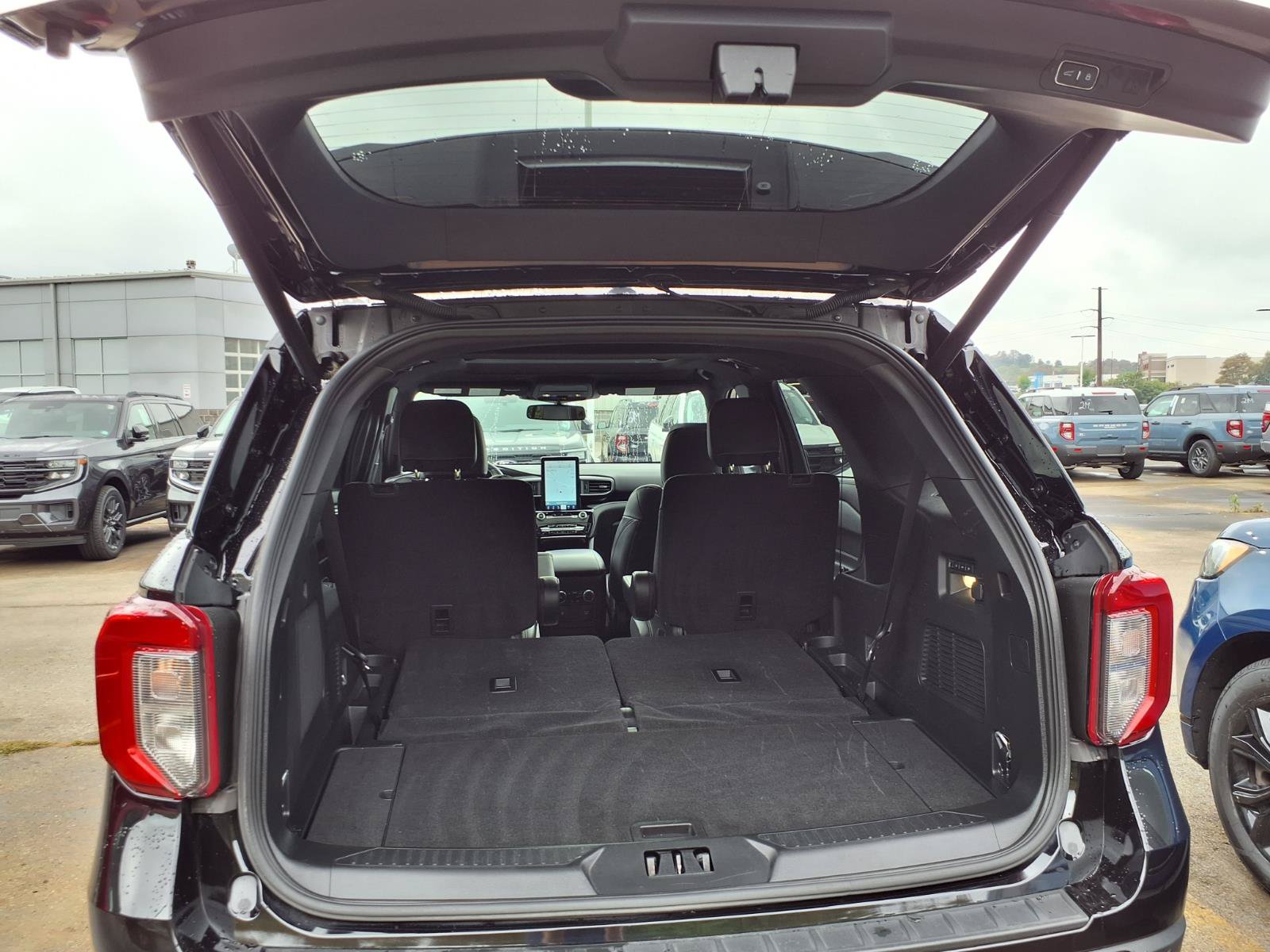 Used 2023 Ford Explorer ST w/ Equipment Group 401A AWD/4WD image 11