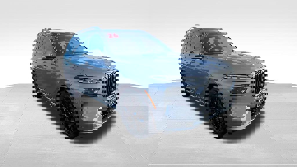 Used 2026 BMW X7 xDrive40i image 2