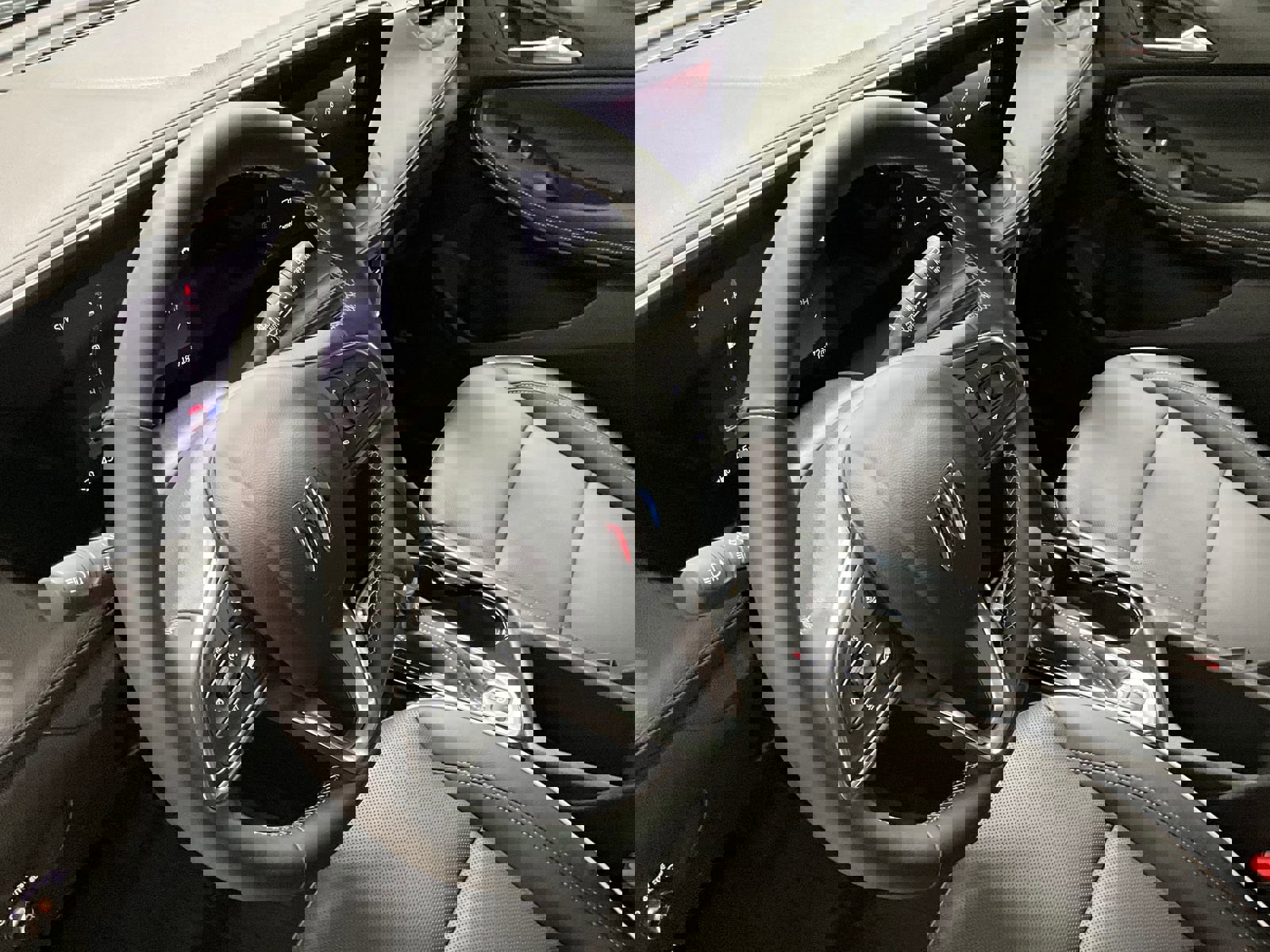 Used 2025 Buick Encore GX Avenir w/ Avenir Technology Package image 14