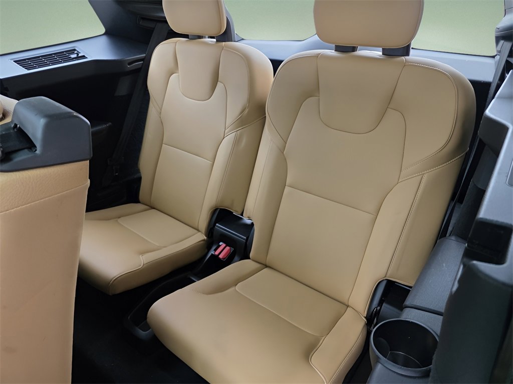 Used 2016 Volvo XC90 T6 Momentum image 17