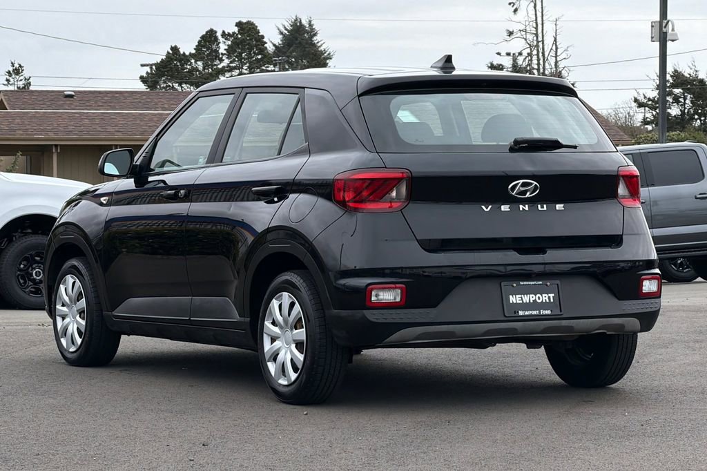 Used 2020 Hyundai Venue SE image 5