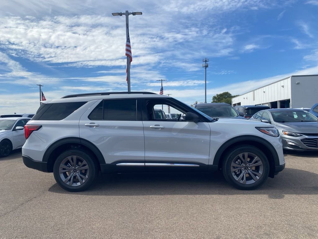 New 2025 Ford Explorer Active image 5