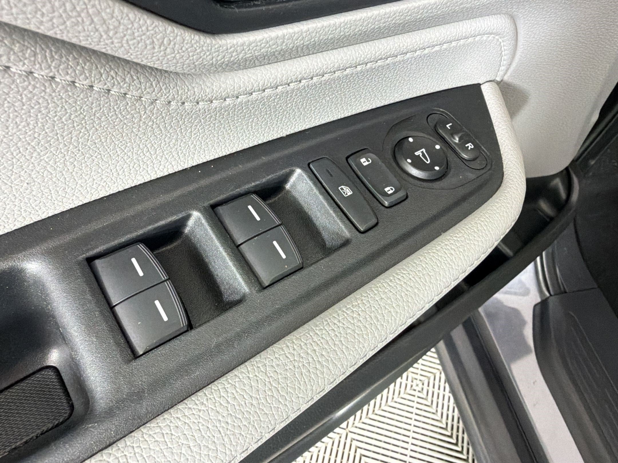 Used 2023 Honda Odyssey EX-L image 21