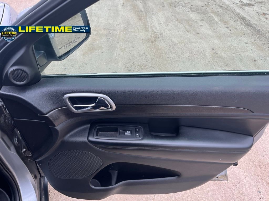 Used 2018 Jeep Grand Cherokee Laredo image 34