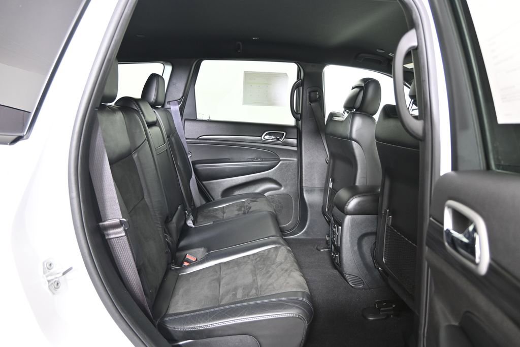 Used 2020 Jeep Grand Cherokee Altitude AWD/4WD image 15